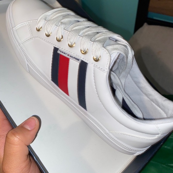 tommy hilfiger my mall